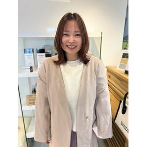 スタイリングが簡単で明るい印象になるヘアスタイル♪
