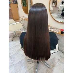 もうこの時期から梅雨対策の縮毛矯正を！！