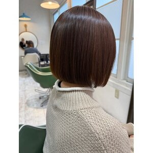 自然な仕上がりの縮毛矯正は僕にお任せ下さい！