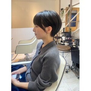 『ゆったり丸みのくびれショートスタイル』