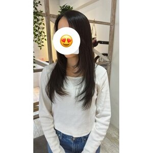 ロングに顔まわりレイヤーはトレンドです！！