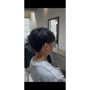 清潔感×大人の色気！刈り上げセンターパート