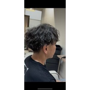 動きと抜け感が絶妙！刈り上げツイスパで垢抜けよう♪