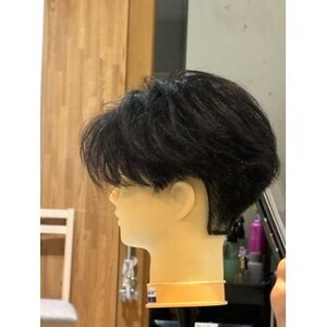 ナチュラルなセンターパートに飽きてきたらフェザー