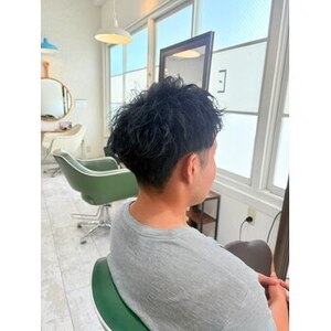 爽やかさ全開！刈り上げスパイキーショート